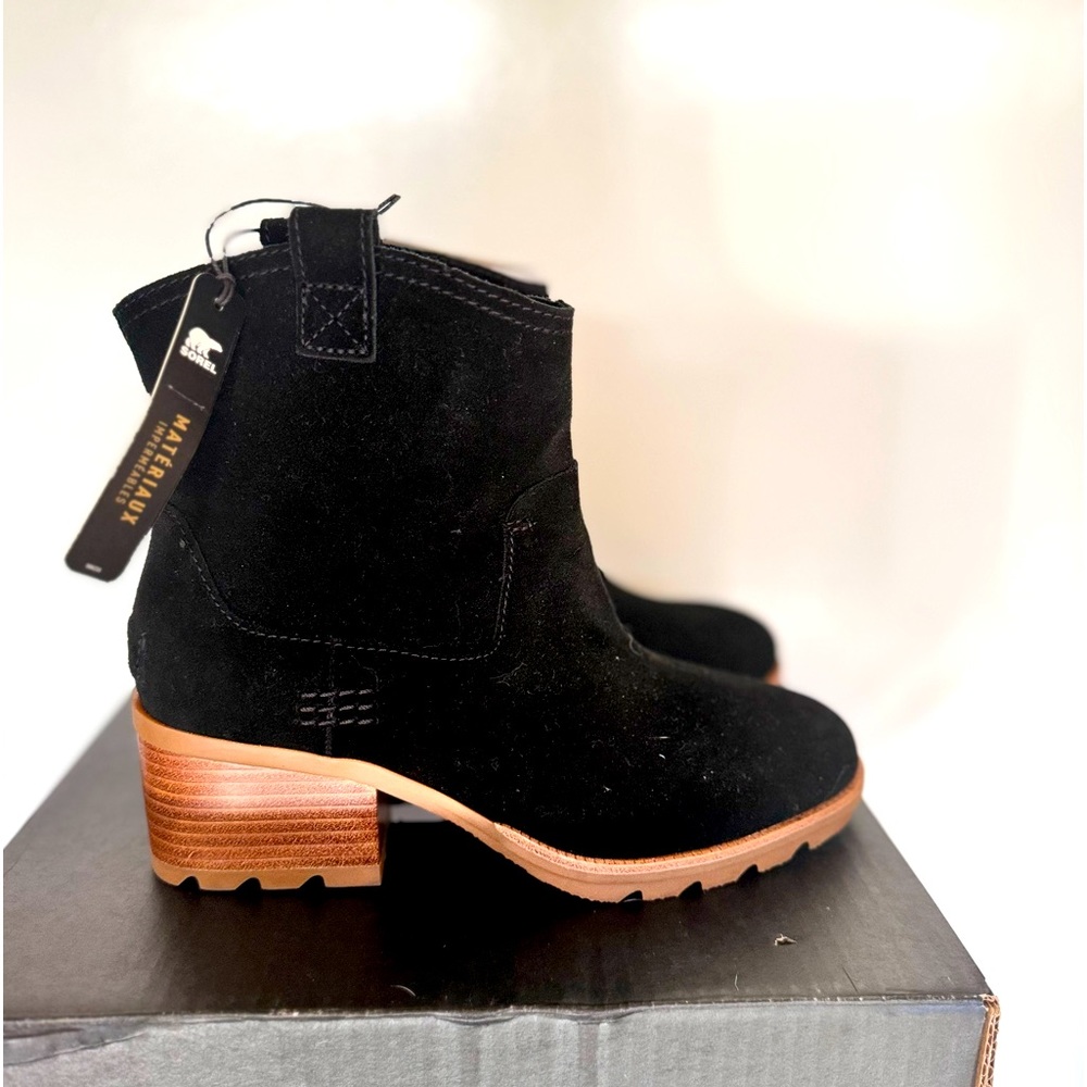 Brand new with tags, never been worn.
